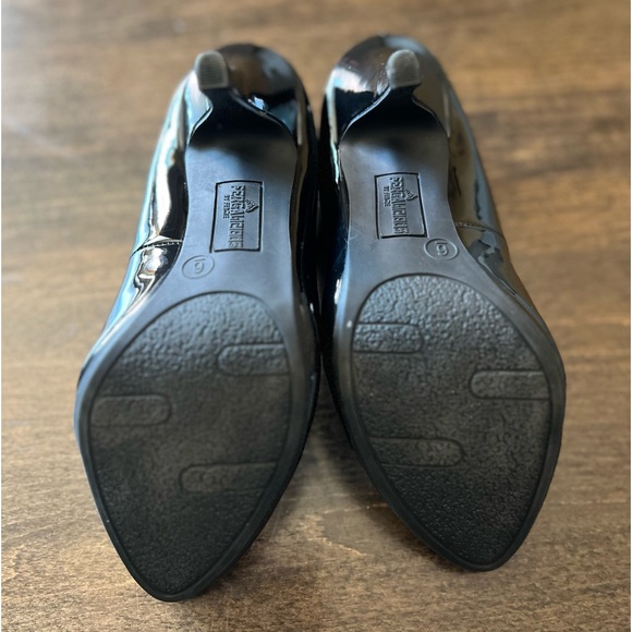 Pumps by Fergie size 6 - Picture 4 of 7